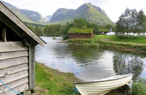 Forde House | Holiday Home Elvehuset by Interhome