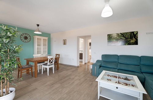 Frontera House | Holiday Home 'Elvira' with Sea View, Private Terrace and Wi-Fi