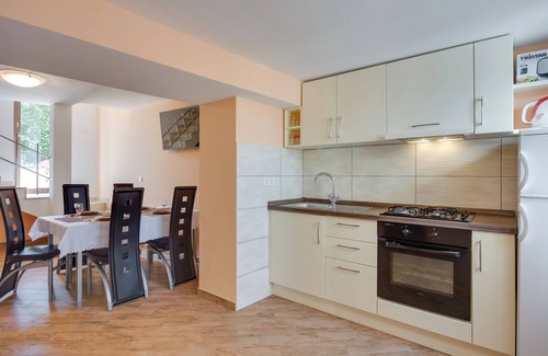 Vabriga House | Holiday Home Ema