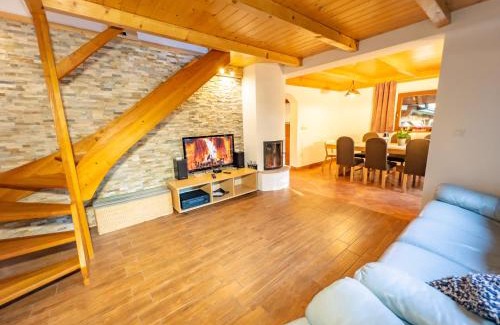 Cerklje ob Krki House | Holiday Home Emaj with Sauna