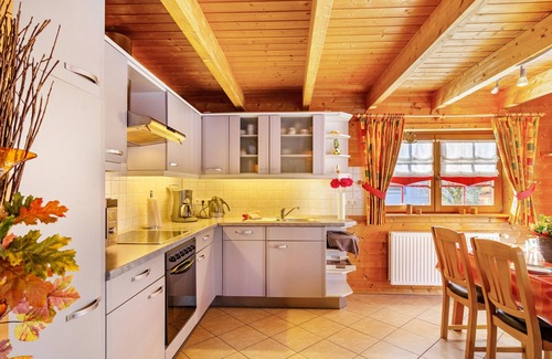 Steinbild House | Holiday Home 'Emslandstube' with Lake View, Private Terrace and Private Garden