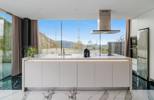 Ventosa House | Holiday Home 'Encosta Parque Nacional Do Gerês' with Mountain View, Wi-Fi and Air Conditioning