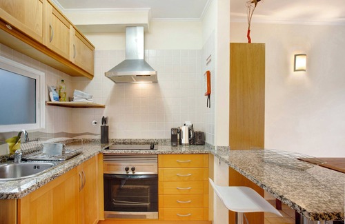 Pedras Pretas House | Holiday Home "Energia Dourada" with Sea View, Private Terrace & Wi-Fi