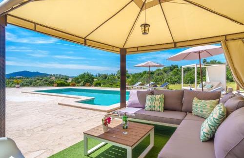 Moscari House | Holiday Home Es Cos by Interhome