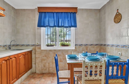 El Palmar House | Holiday Home 'Casa Juan Y Josefa El Palmar' with Private Terrace, Wi-Fi and Air Conditioning