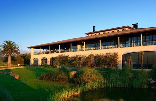 Bonmont Terres Noves House | Holiday Home "Casa en la playa con piscina y port Aventura" with Shared Pool, A/C & Wi-Fi