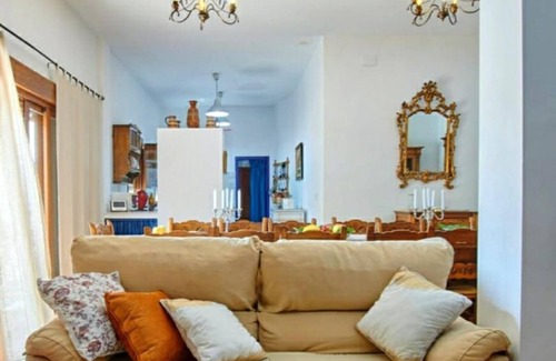 Villanueva del Rey House | Holiday Home 'El Retiro Vivienda Rural' with Private Pool, Private Terrace and Wi-Fi