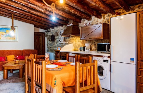 Villar de Corneja House | Holiday Home 'La Fragua'