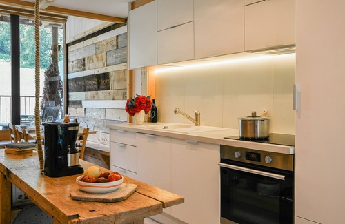 Aillon-le-Jerune House | Holiday Home 'Fayard' with Mountain View, Private Terrace and Wi-Fi
