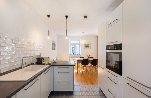 Thur House | Holiday Home 'Family' with Shared Terrace and Wi-Fi