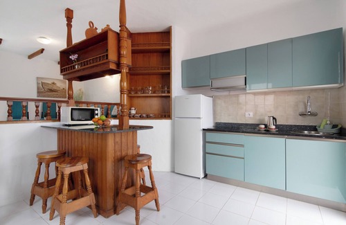 Galdar House | Holiday Home "Faro de Sardina Frente al Mar" with Sea View, Pool & Wi-Fi