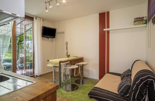 Deggenhausertal House | Holiday Home “ Ferienhaus Am Heidenbach” with Wi-Fi, Terrace & Garden