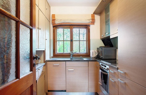 Munchen District House | Holiday Home 'Ferienhaus Auszeithaus' with Private Terrace, Private Garden and Wi-Fi
