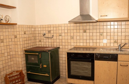 Freilassing House | Holiday Home 'Feilchenhof' with Private Terrace, Private Garden and Wi-Fi