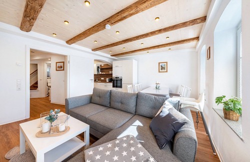 Nikolaivorstadt House | Holiday Home 'Feriehaus1856de Mit Sauna' with Shared Garden and Wi-Fi