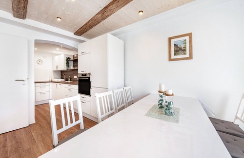 Nikolaivorstadt House | Holiday Home 'Feriehaus1856de Mit Sauna' with Shared Garden and Wi-Fi
