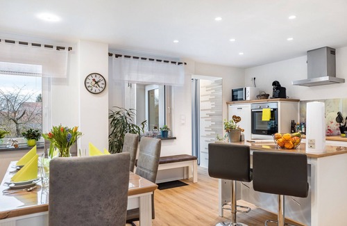 Blankenhain House | Holiday Home 'Ferienhaus Kirsch' with Private Terrace, Private Garden and Wi-Fi