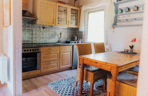 Bohmerheide House | Holiday Home 'Ferienhaus Nachtigall' with Private Terrace, Garden and Wi-Fi