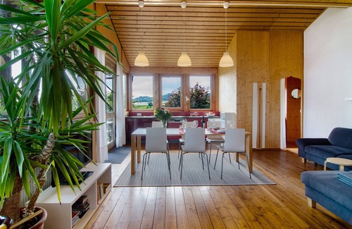 Frickingen House | Holiday Home 'Ferienhaus Im Grünen' with Private Terrace and Wi-Fi