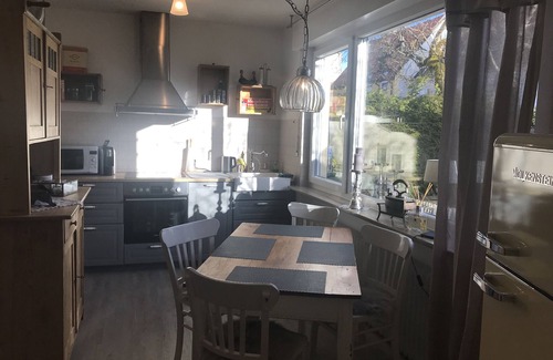 Muensingen House | Holiday Home 'Ferienhaus Schillerstraße' with Private Terrace, Shared Garden and Wi-Fi