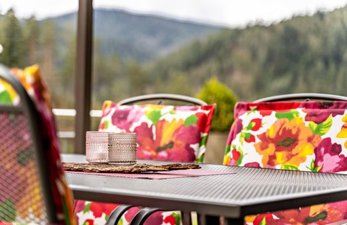 Hornberg House | Holiday Home "Ferienhaus Brigitte" with Terrace & Wi-Fi