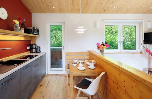 Liebenau Apartment | Holiday Home "Ferienhaus Das Kleine Paradies" with Sauna, Garden and Wi-Fi