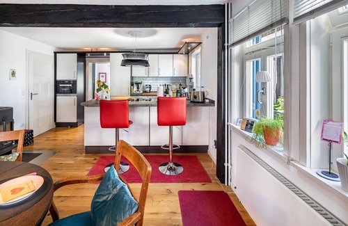 Schotten House | Holiday Home 'Ferienhaus Schotten' with Private Terrace, Private Garden and Wi-Fi