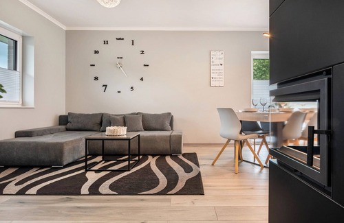 Barssel House | Holiday Home 'Ferienhaus Am See Mit Sauna' with Private Terrace, Private Garden and Wi-Fi