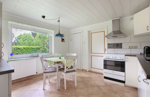 Rodenas House | Holiday Home 'Ferienhaus Joshy' with Private Garden and Wi-Fi