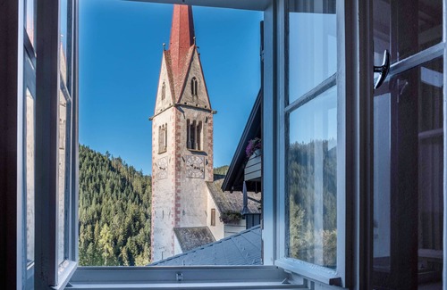 Ega House | Holiday Home Ferienhaus Fingerhut with Mountain View