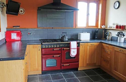 Beinn Orasaigh House | Holiday Home Fiskavaig by Interhome