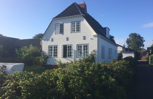 Oldsum House | Holiday home for 7 guests with 110m² in Oldsum (105502)