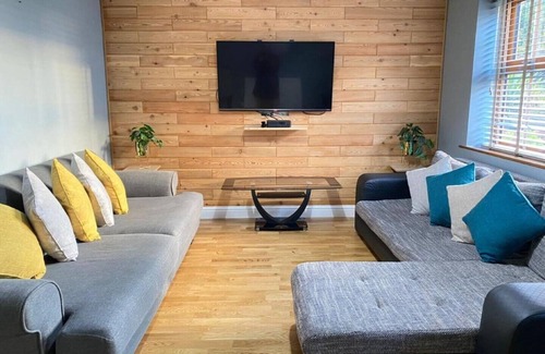 Birdwell House | Holiday Home for families