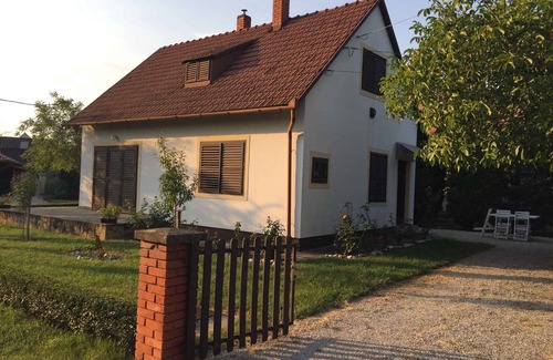 Vonyarcvashegy House | Holiday home for 8 people with barbecue and garden