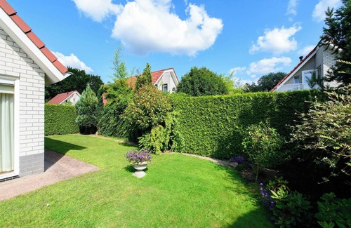 Delden House | Holiday home for rent near swimming pool and golf course