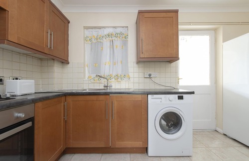 Thamesmead House | HOLIDAY HOME FOR YOU