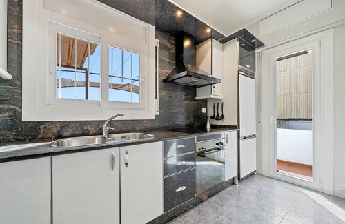 Mora la Nova House | Holiday Home 'Forn Magí' with Private Terrace, Wi-Fi and Air Conditioning