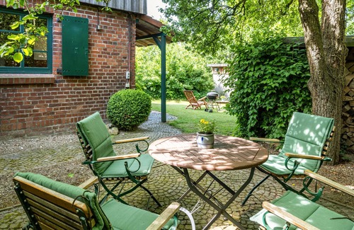 Strenglin House | Holiday Home 'Forsthof Schulte' with Private Terrace, Private Garden and Wi-Fi