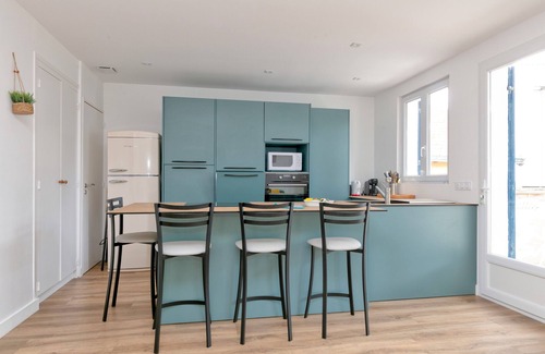 La Baule-Escoublac Villa | Holiday Home 'Sandrine Au Calme Avec Jardin' with Private Terrace, Private Garden and Wi-Fi