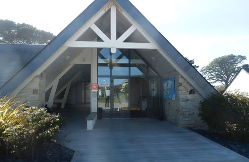 Locmaria-Plouzane House | Holiday Home 'Maison Dans Résidence' with Private Pool, Private Terrace and Wi-Fi