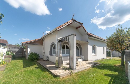 Contis-les-Bains House | Holiday Home Le Ranch by Interhome