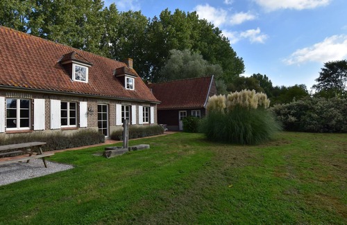 Saint-Omer House | Holiday Home in Saint-Omer near Lake & Forest