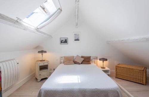 Saint-Pierre-en-Port House | Holiday Home Entre mer et jardin by Interhome