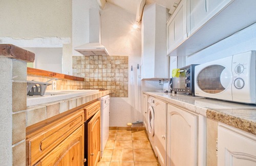 Salignac-Eyvignes House | Holiday Home 'Gariotte' with Shared Pool, Private Terrace and Wi-Fi