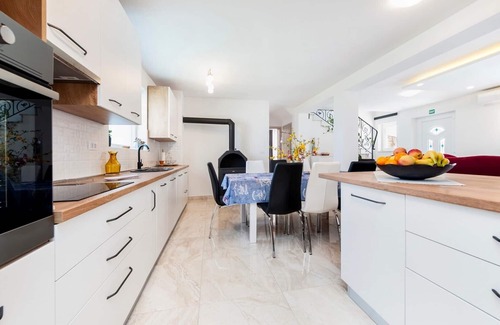 Debeljuhi House | Holiday Home Fradelani