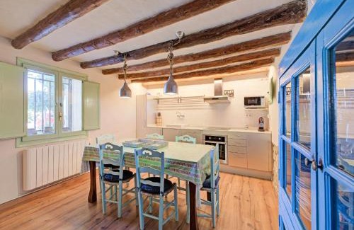 Fraga House | Holiday Home Fraga with Private Pool, cleaning included