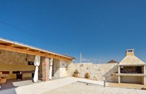 Tinj House | Holiday Home Frane by Interhome