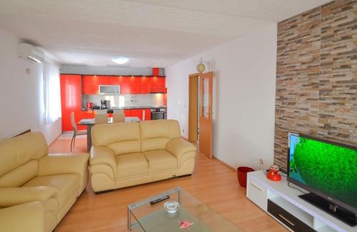 Tinj House | Holiday Home Frane by Interhome