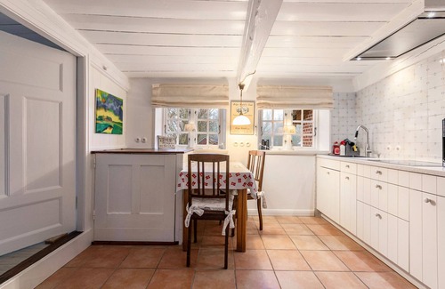 Rodenas House | Holiday Home 'Friesenhaus Matzen' with Private Terrace, Private Garden and Wi-Fi