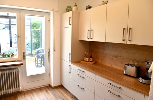 Arnsberg House | Holiday Home 'Fuchsbau Voßwinkel' with Private Terrace, Garden and Wi-Fi
